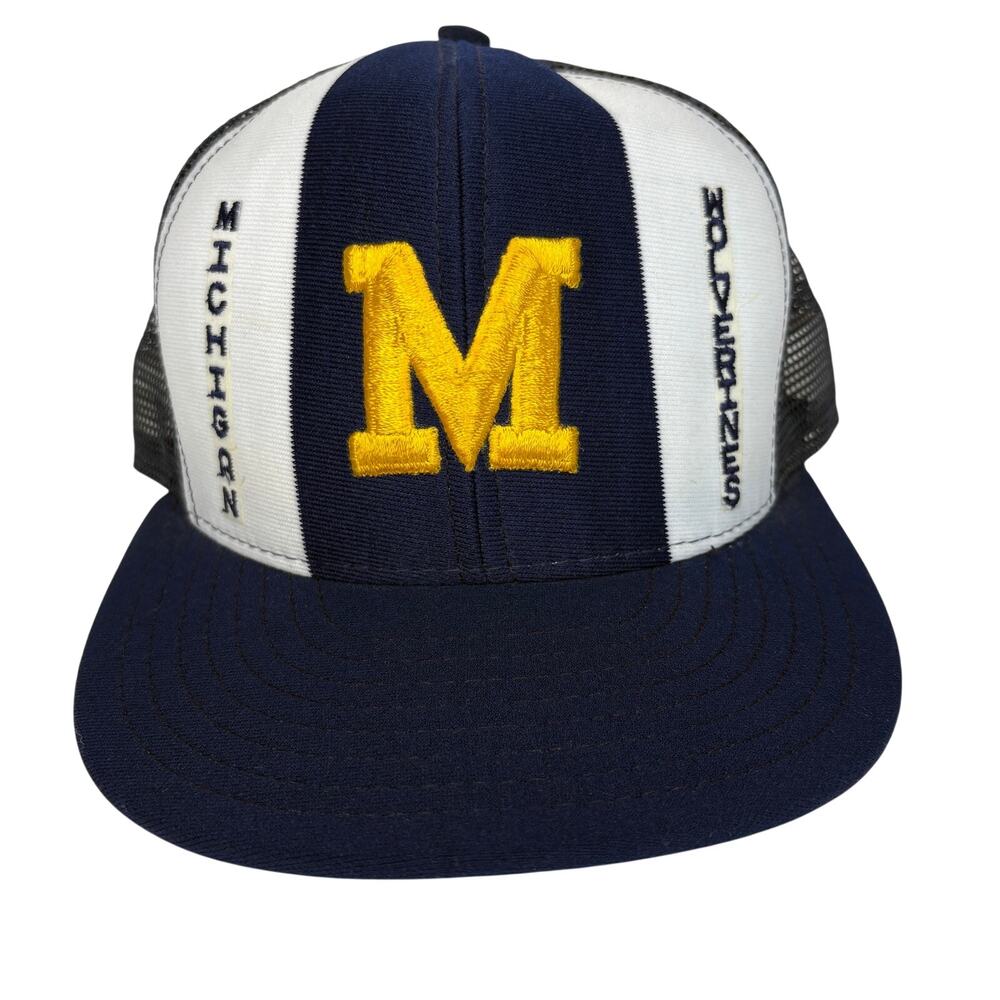 Vintage Lucky Stripes Michigan Wolverines Snapback Mesh Hat